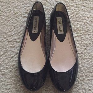 Steve Madden black flats
